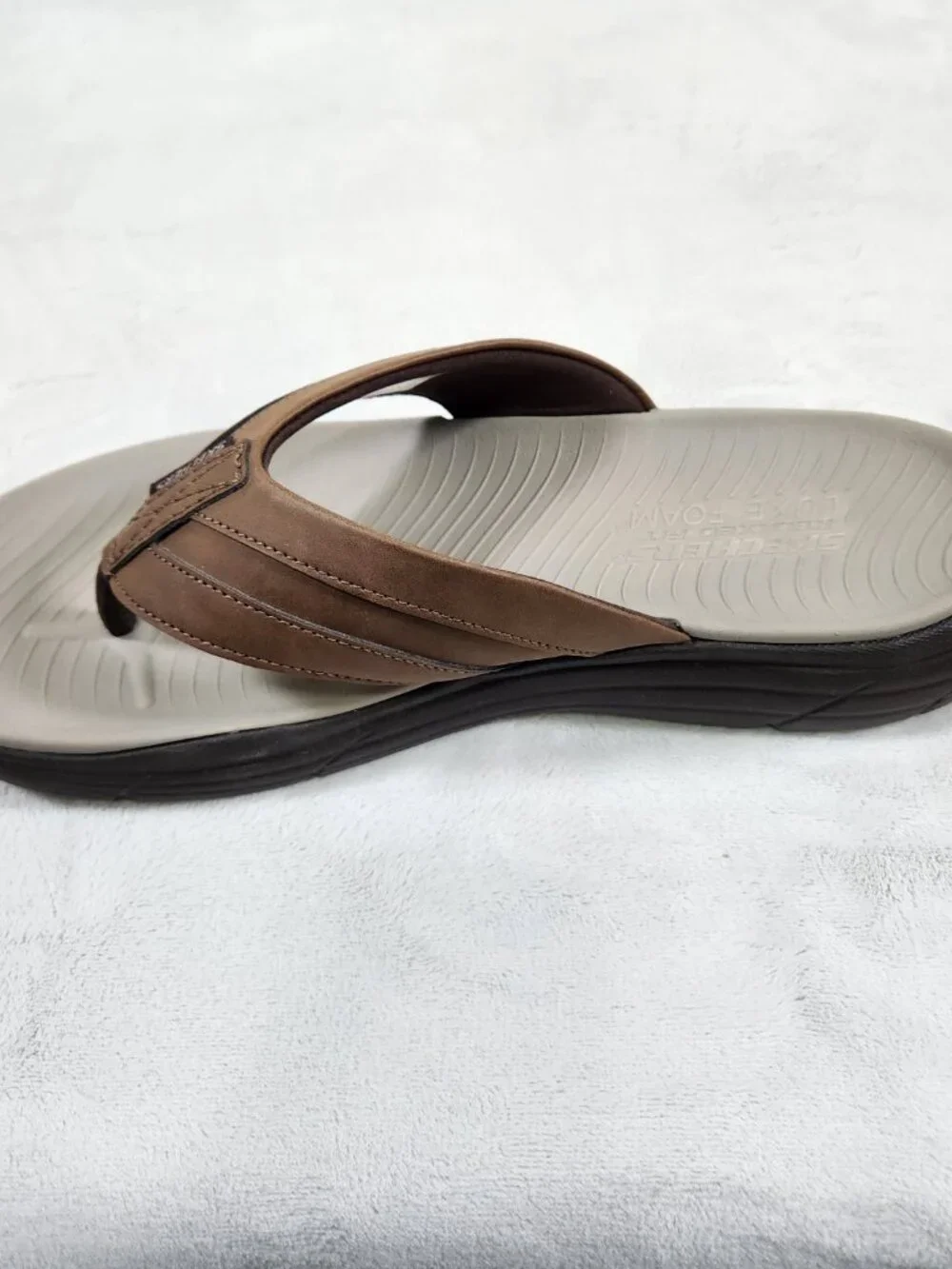 Skechers Mens Size 13 Flip Flop Sandals Shoes Relaxed Fit Luxe Foam Brown